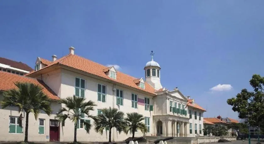 B Shaw Hotel-1